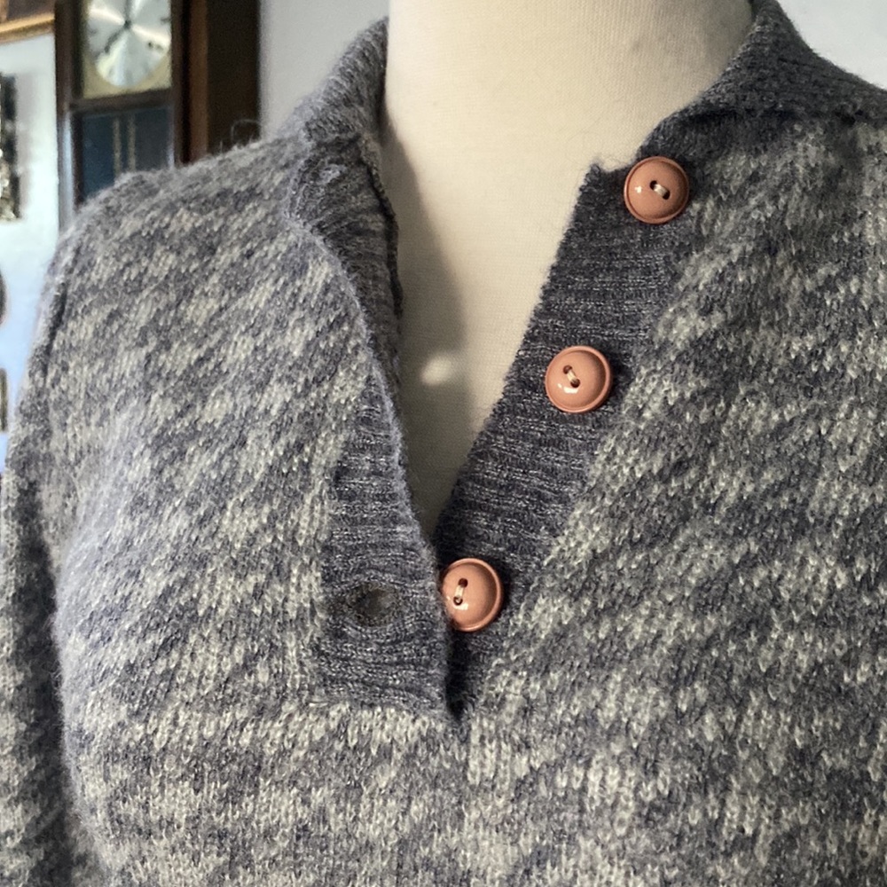 wool sweater - Picture 2 of 8